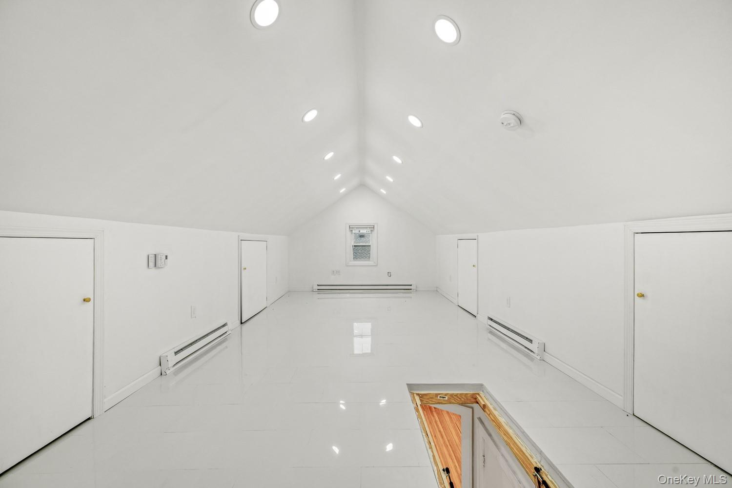 37 Keystone Place, Hewlett, NY 11557