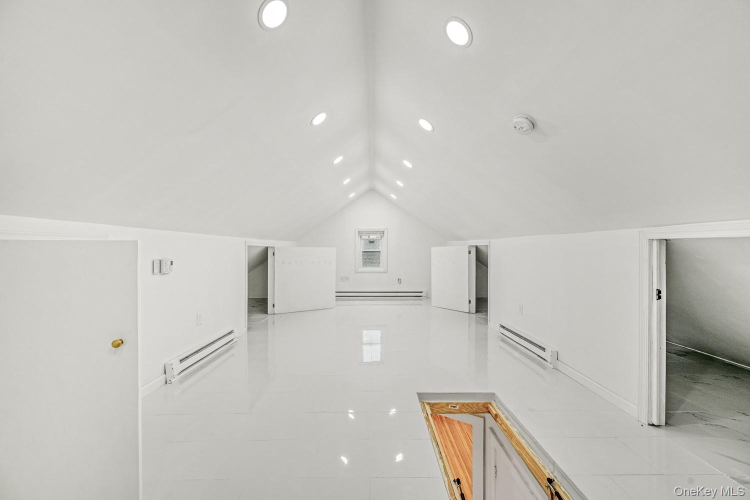 37 Keystone Place, Hewlett, NY 11557