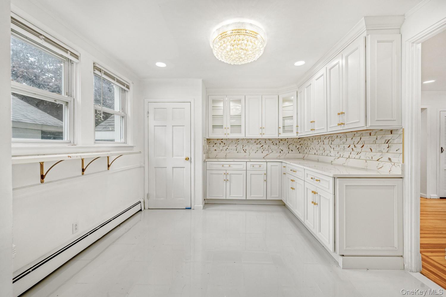 37 Keystone Place, Hewlett, NY 11557