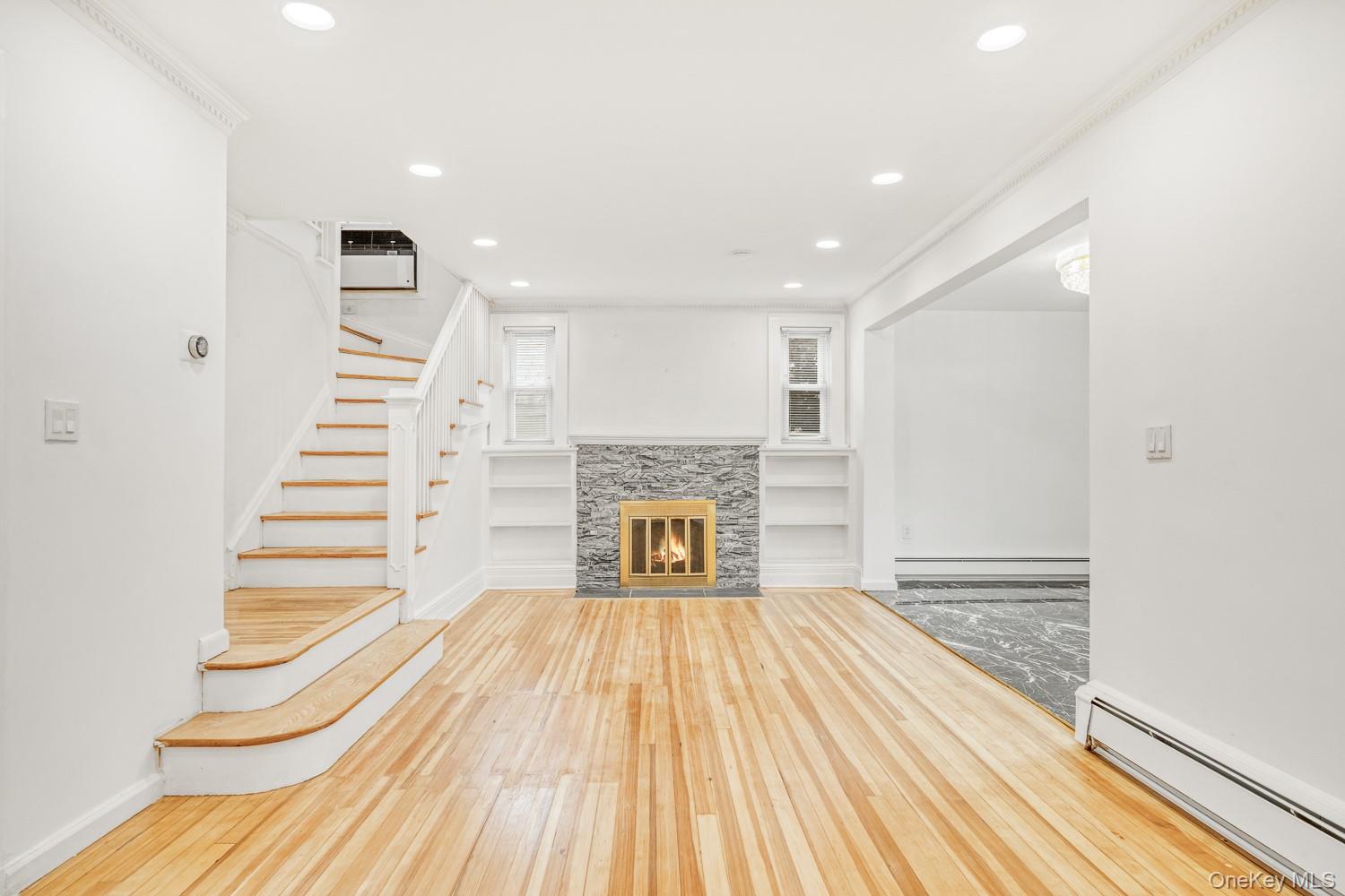 37 Keystone Place, Hewlett, NY 11557