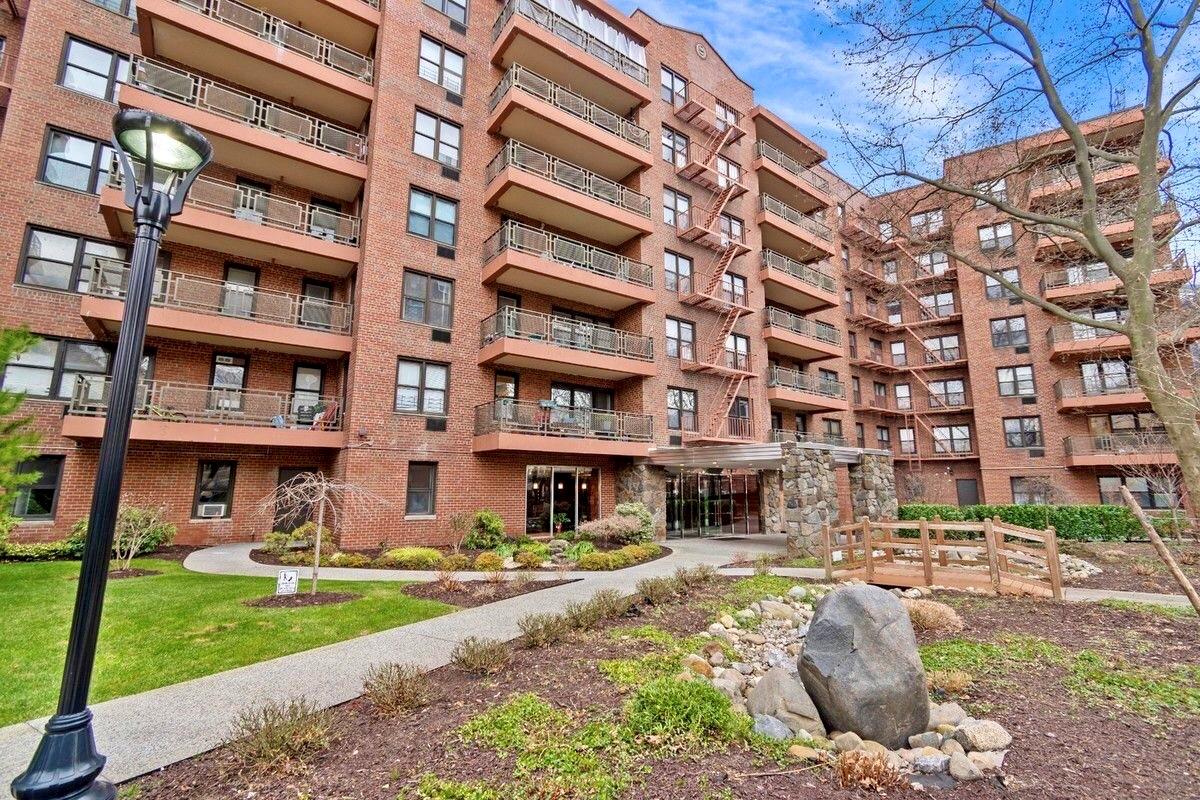 87-10 51st Avenue # 3E, Elmhurst, NY 11373