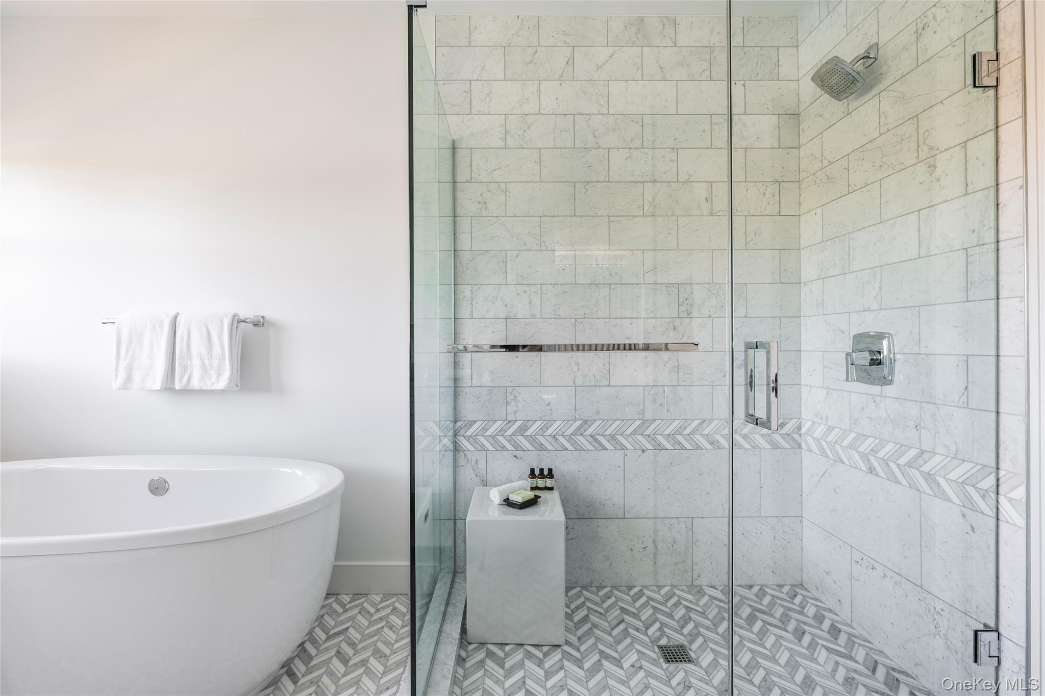 17 Old Boathouse Lane S, Hampton Bays, NY 11946