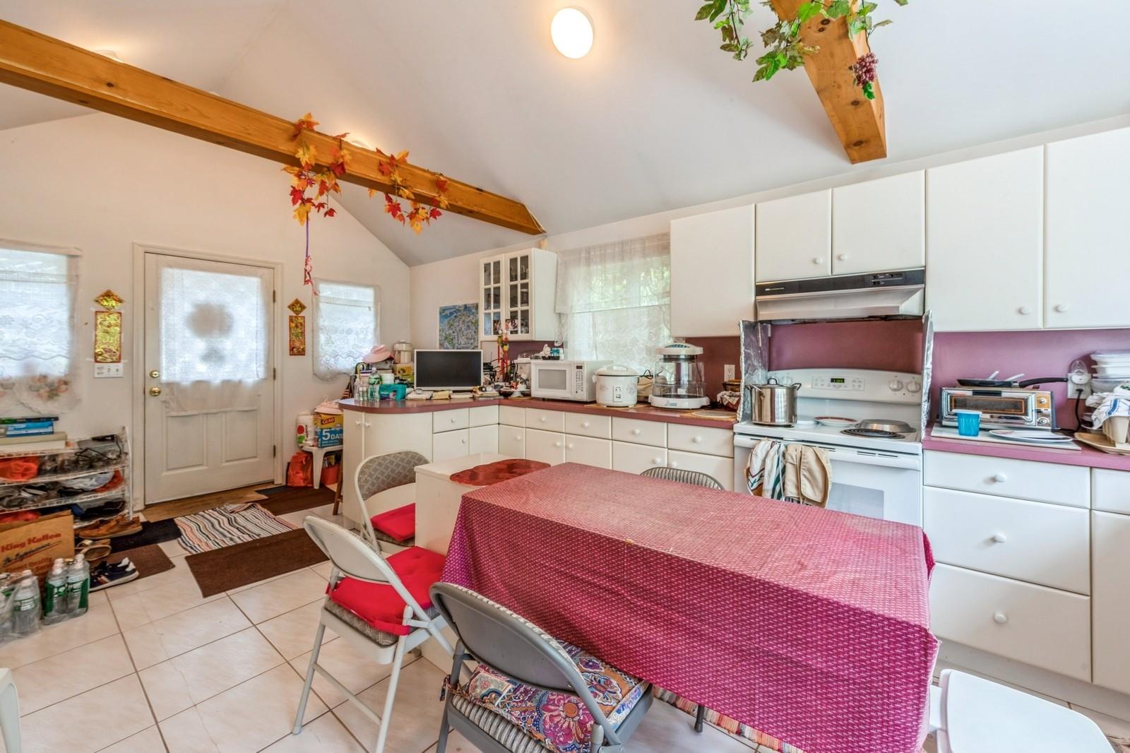 51 W Donellan Road, Hampton Bays, NY 11946