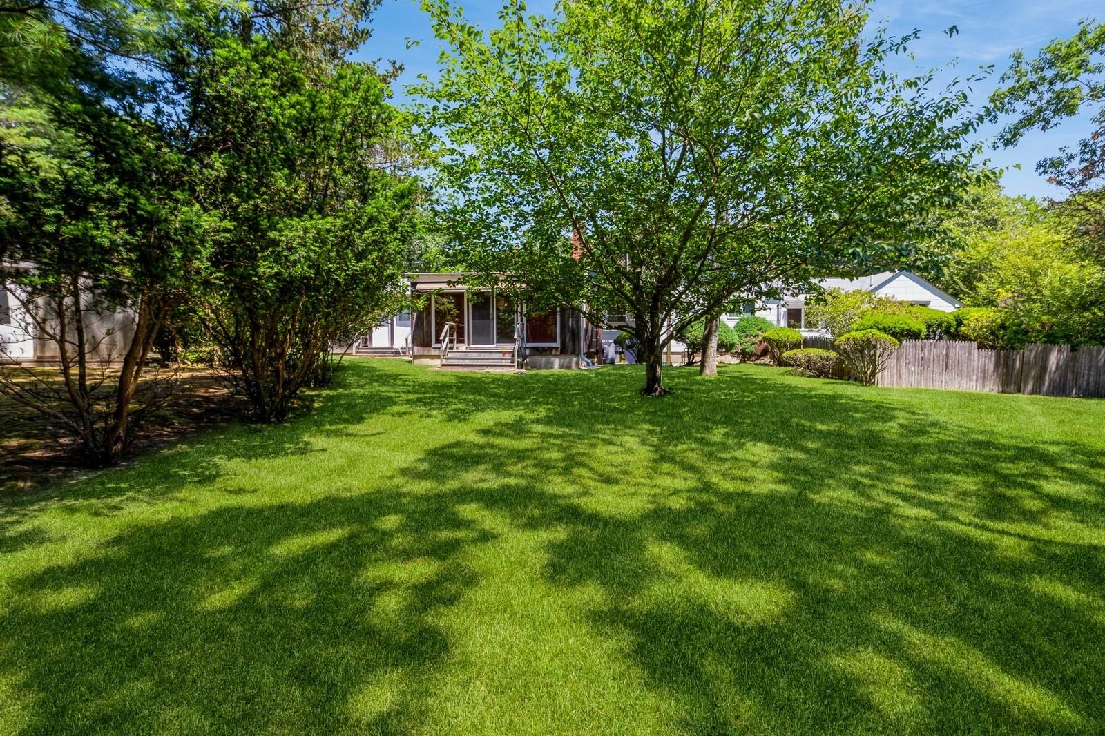 51 W Donellan Road, Hampton Bays, NY 11946