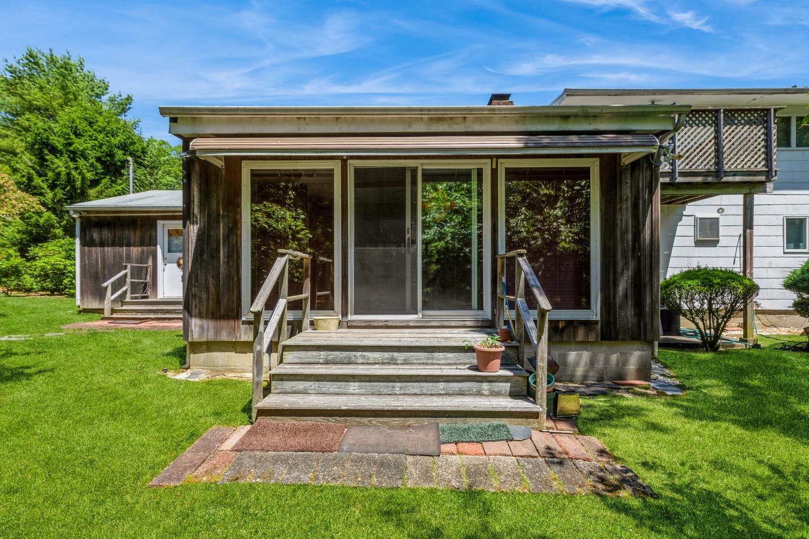 51 W Donellan Road, Hampton Bays, NY 11946