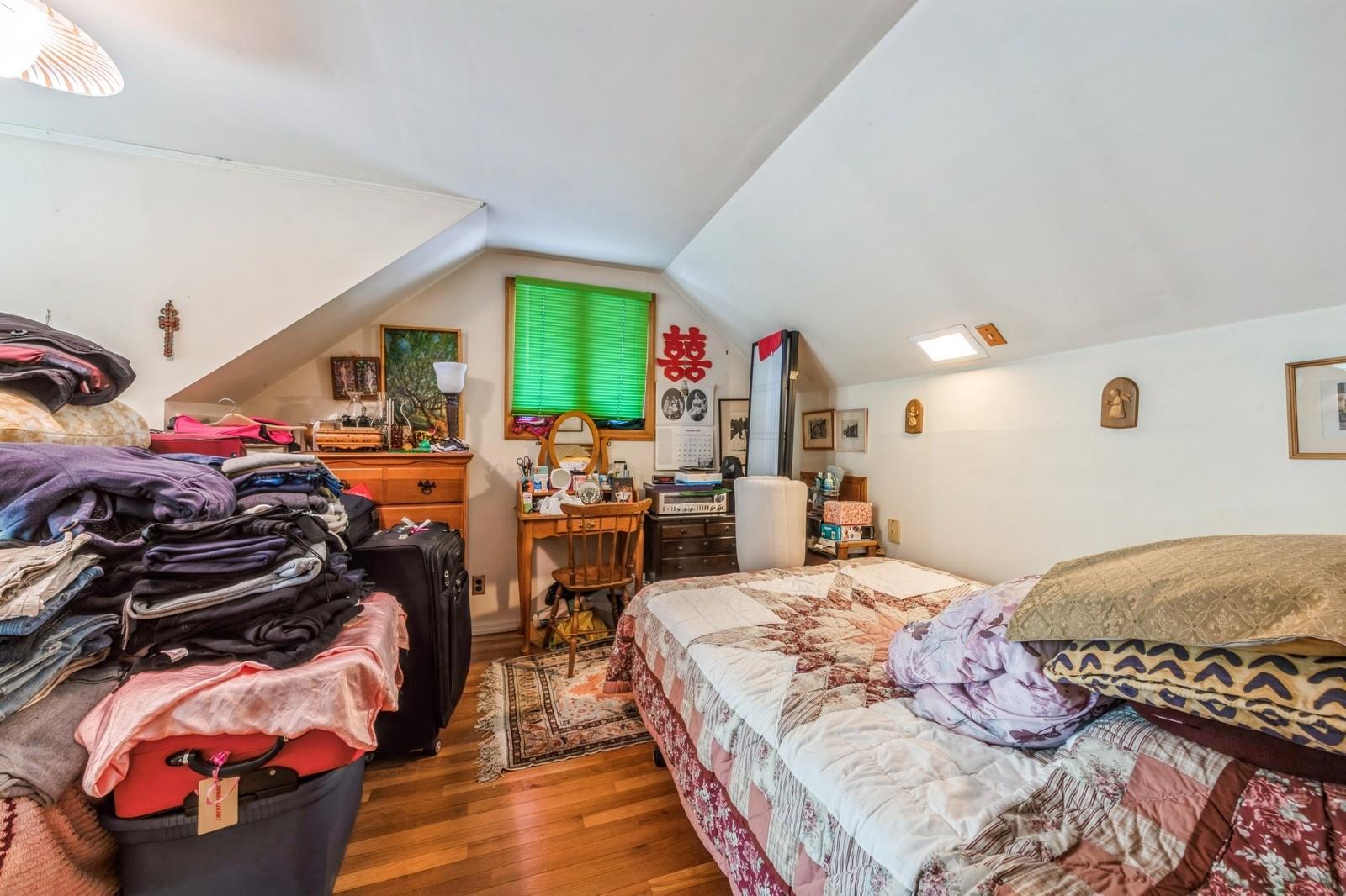 51 W Donellan Road, Hampton Bays, NY 11946