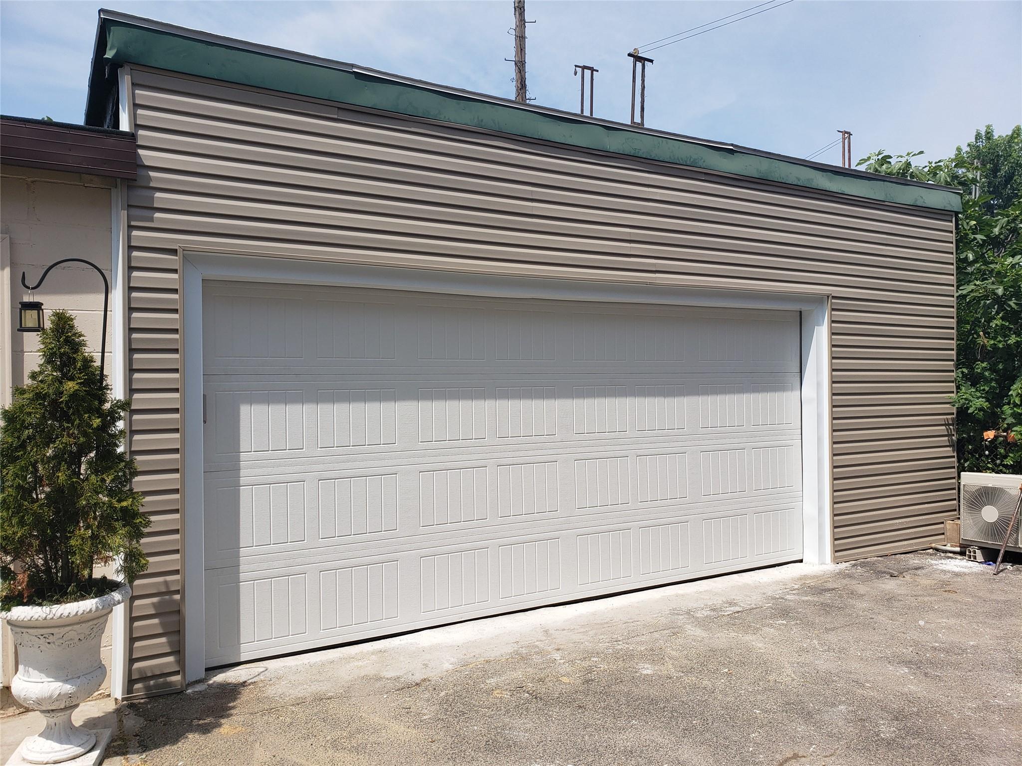 79-31 69th Avenue, Middle Village, NY 11379