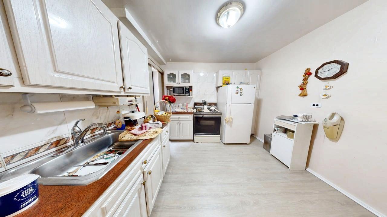 140-21 31 Road # 3F, Flushing, NY 11354