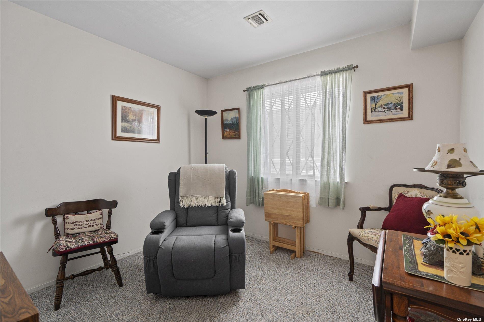 21 W Cambridge Drive SE # 21, Copiague, NY 11726