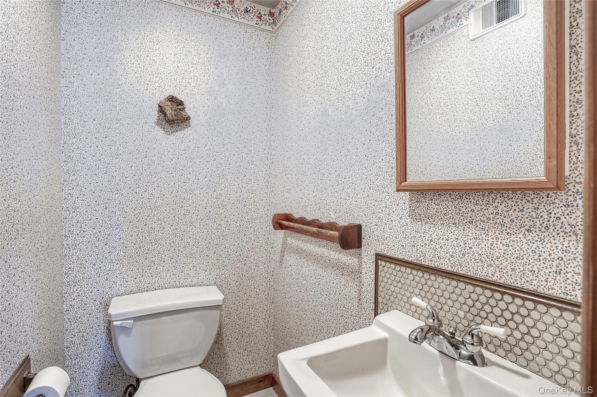 12 Provost Drive, Airmont, NY 10901