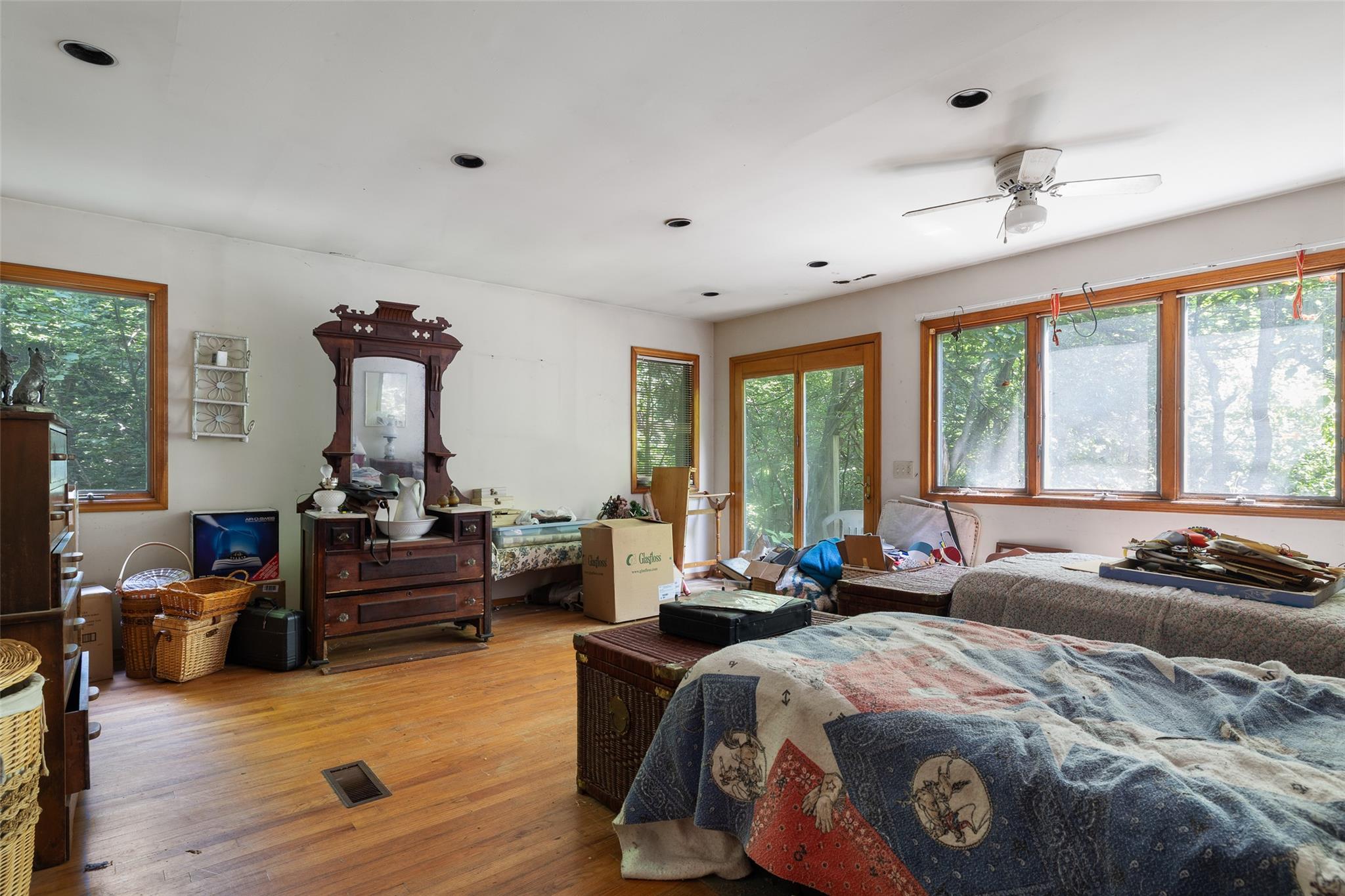 33 N Coleman Road, Centereach, NY 11720