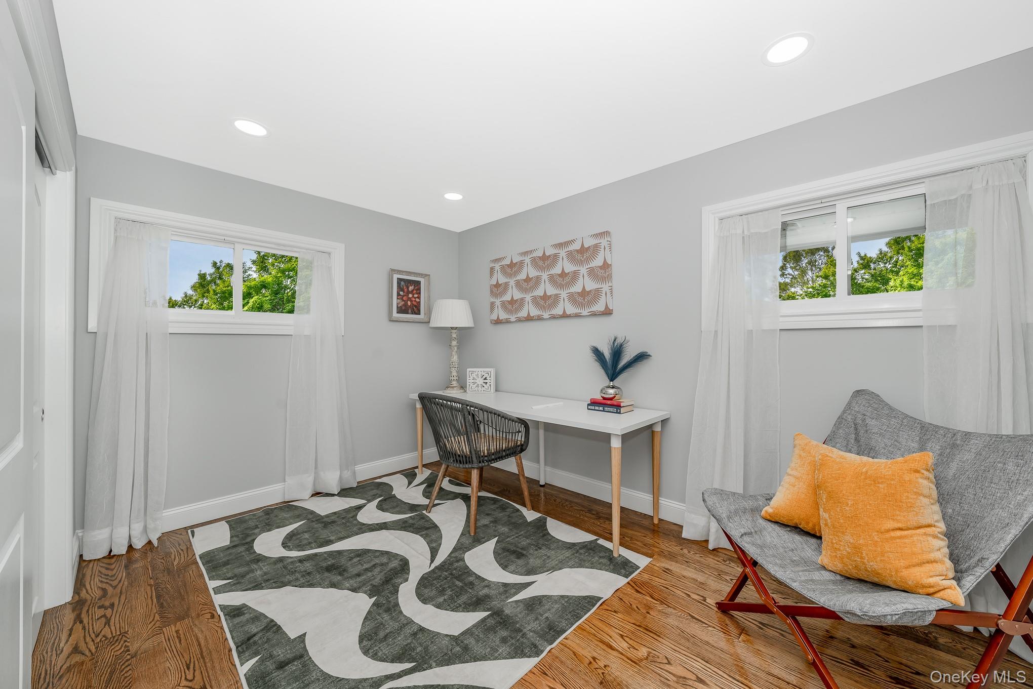 33 Ball Park Lane, Hicksville, NY 11801