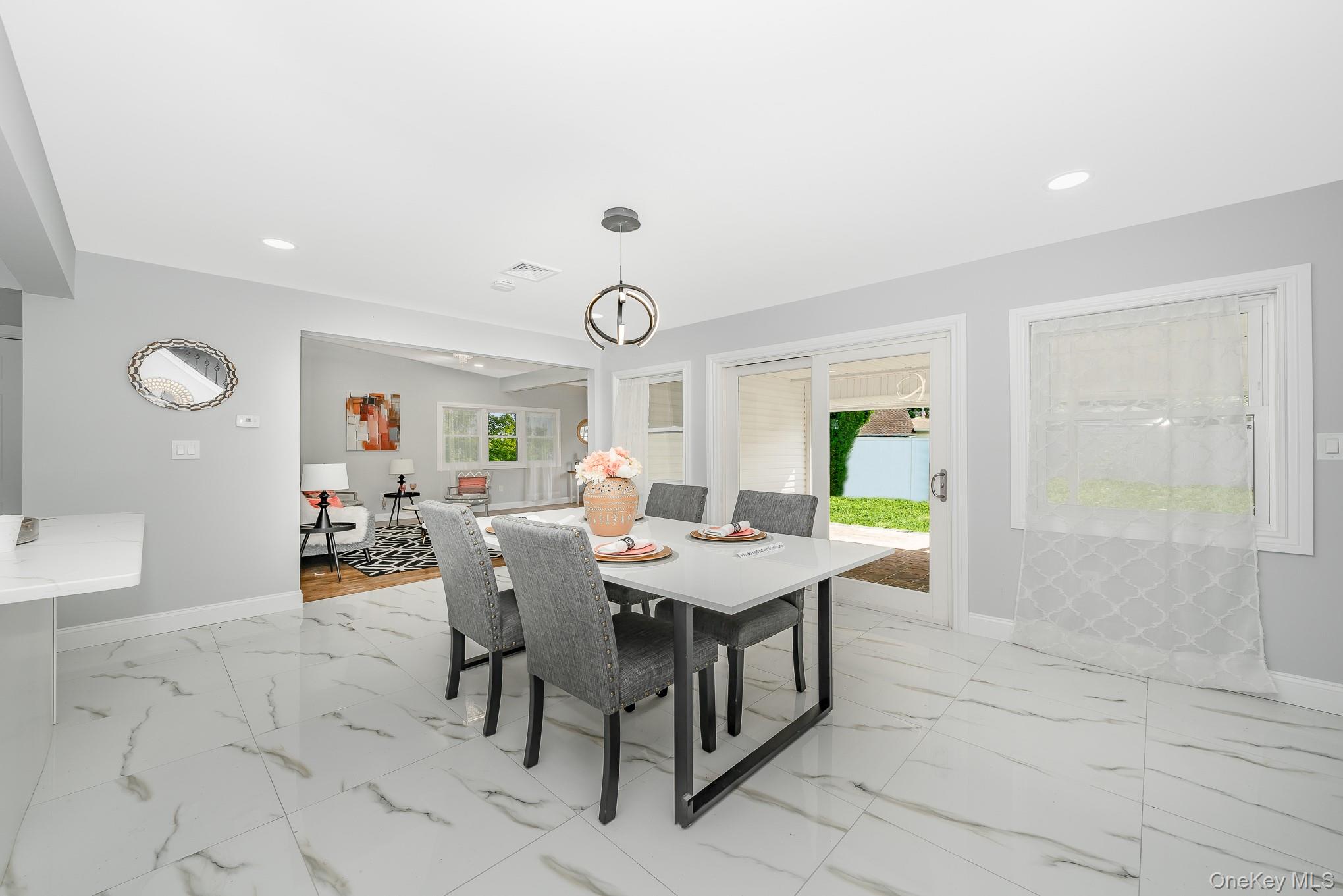 33 Ball Park Lane, Hicksville, NY 11801