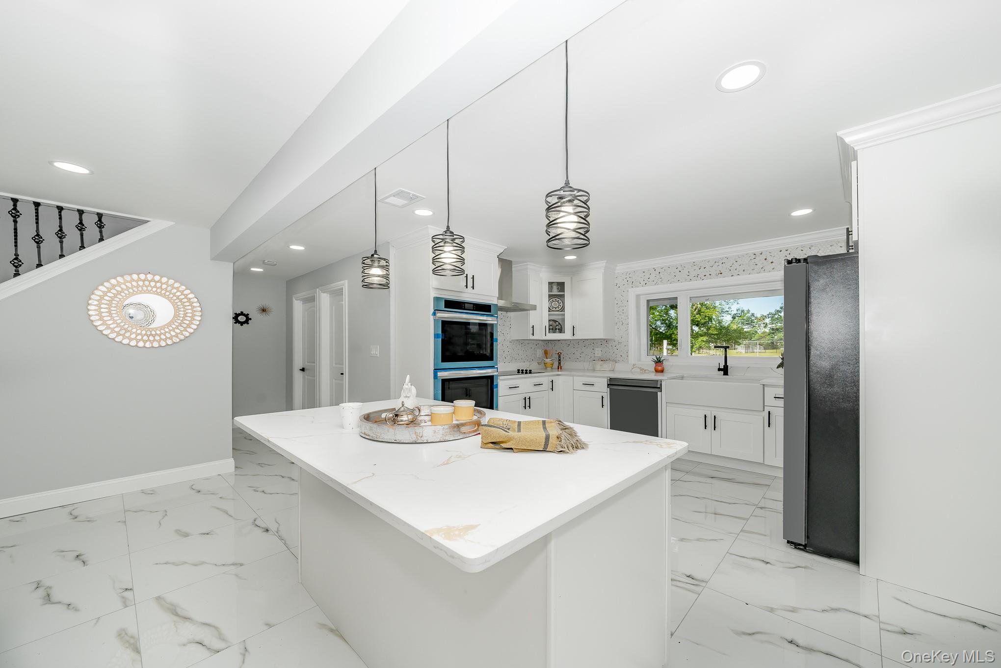 33 Ball Park Lane, Hicksville, NY 11801