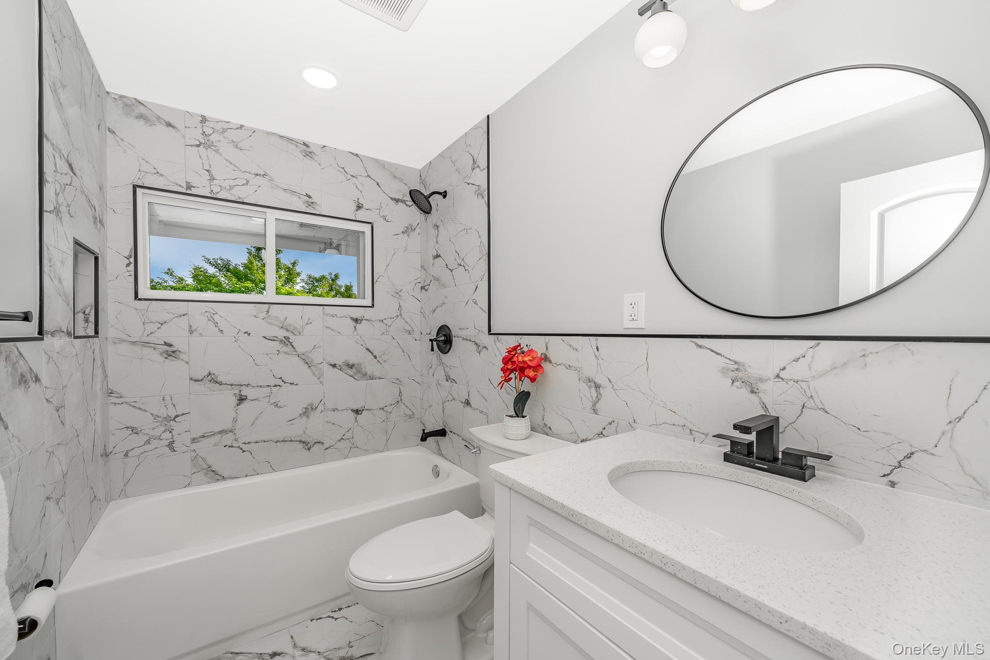 33 Ball Park Lane, Hicksville, NY 11801