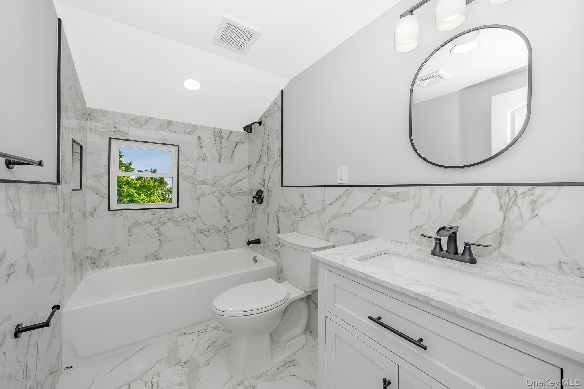 33 Ball Park Lane, Hicksville, NY 11801