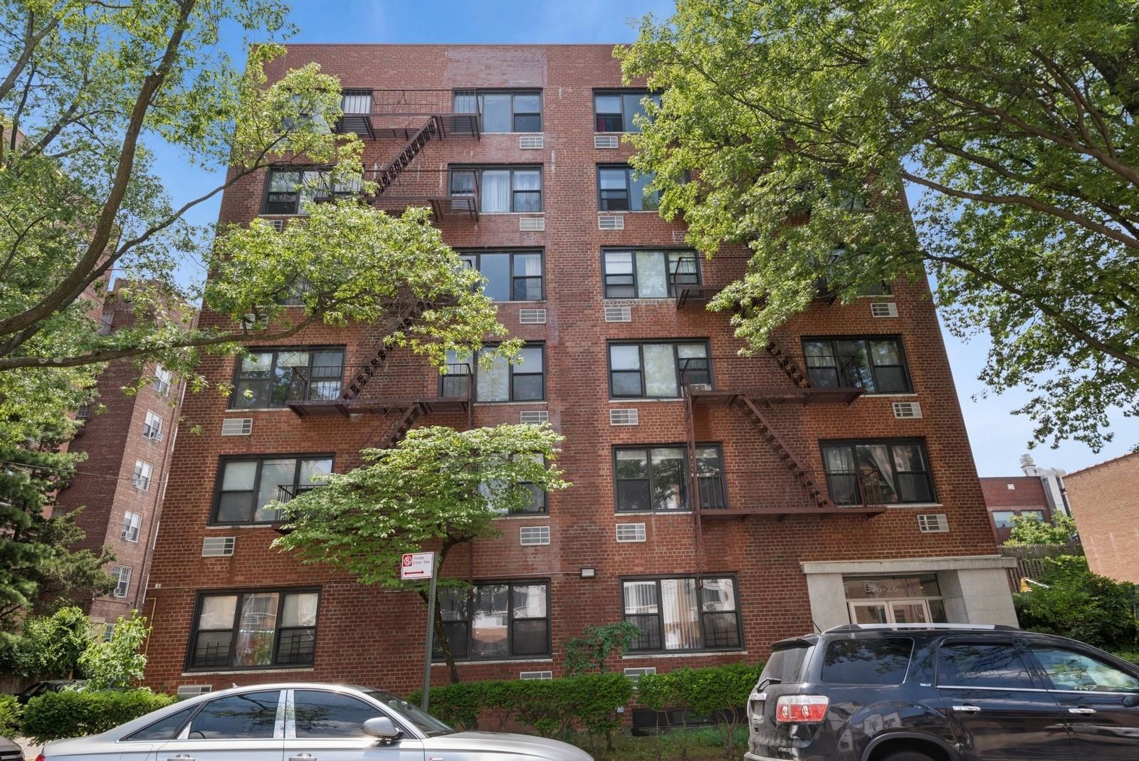 76-26 113th Street # 1B, Forest Hills, NY 11375