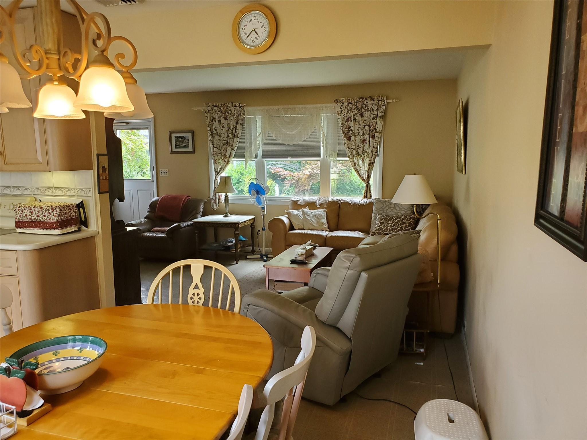 5 Uranus Road, Rocky Point, NY 11778