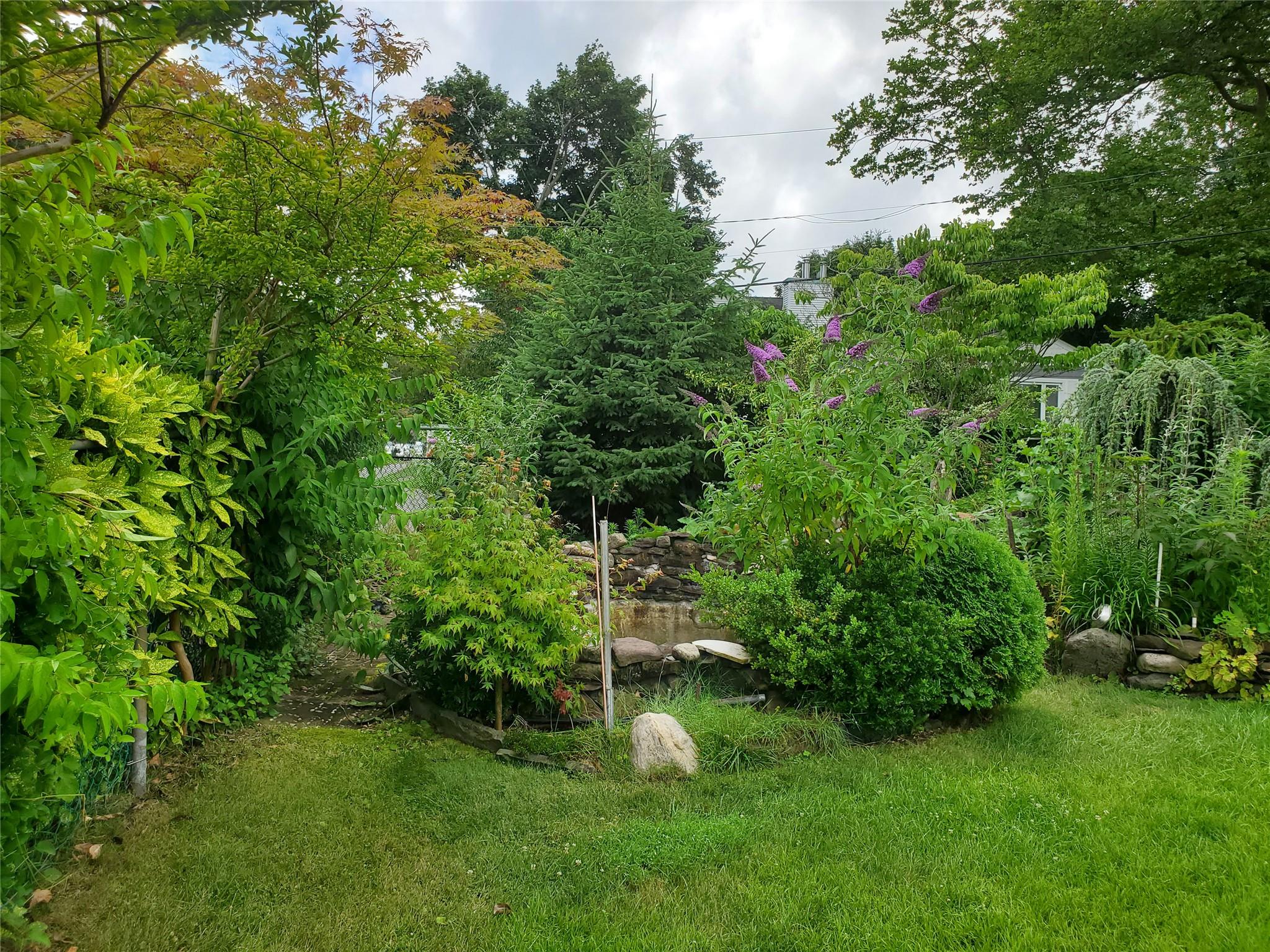 5 Uranus Road, Rocky Point, NY 11778