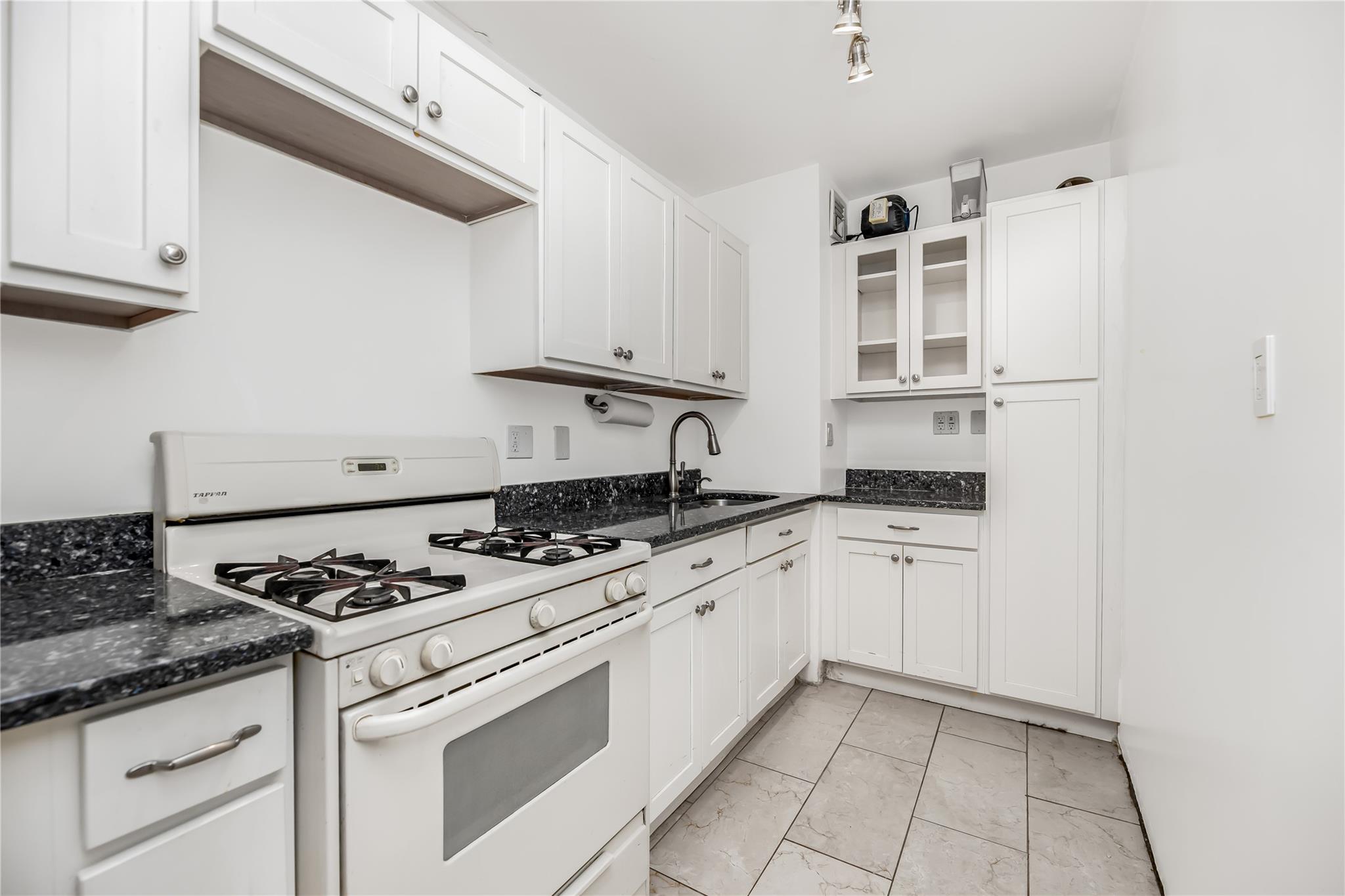 377 N Broadway # 304, Yonkers, NY 10701