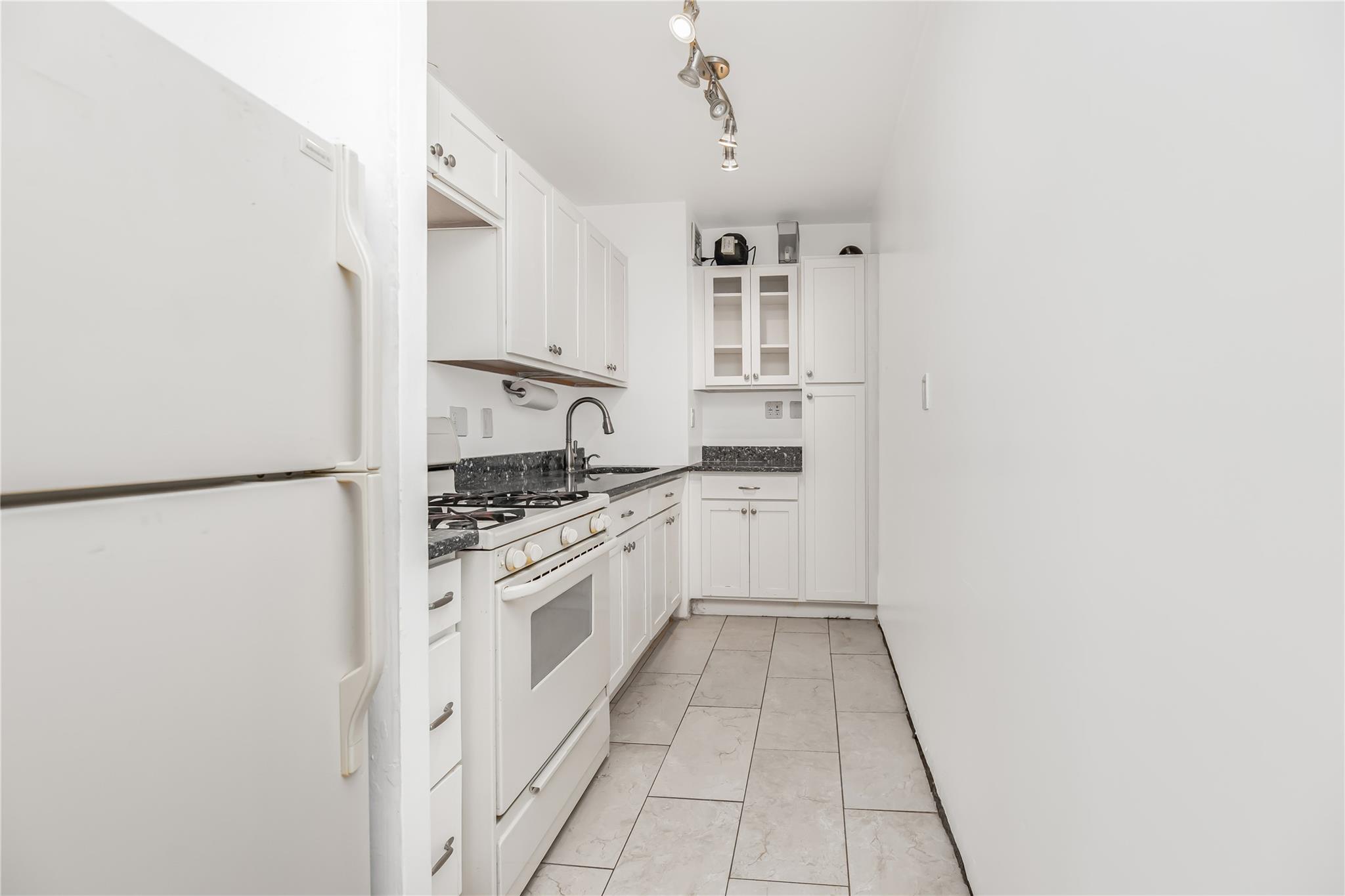 377 N Broadway # 304, Yonkers, NY 10701