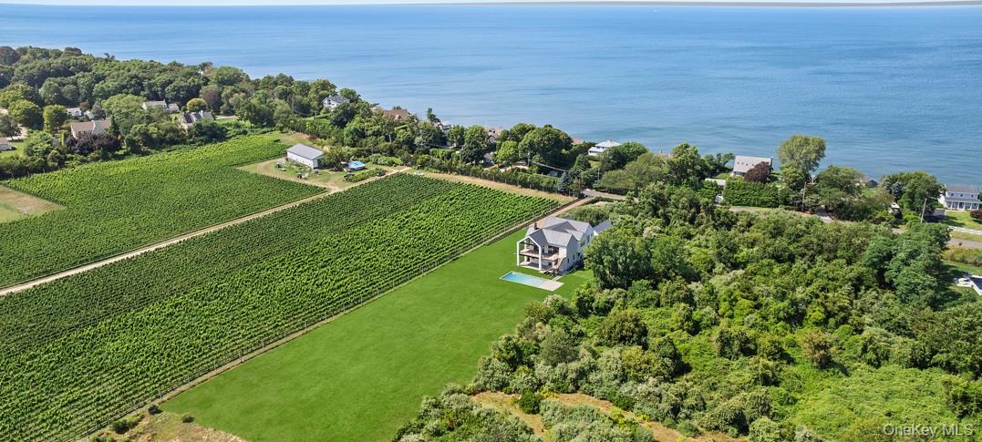 19620 Soundview Avenue, Southold, NY 11971