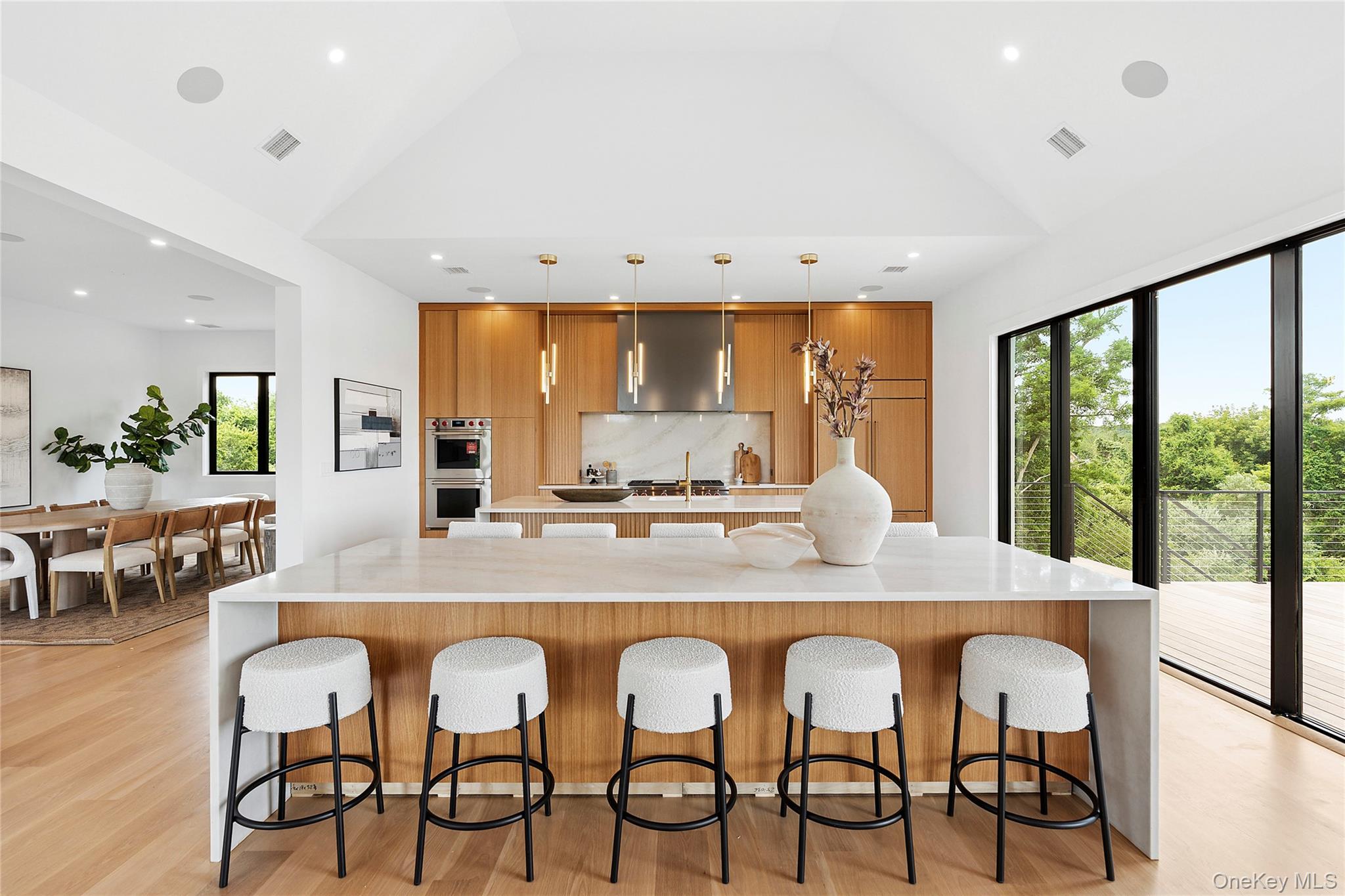 19620 Soundview Avenue, Southold, NY 11971