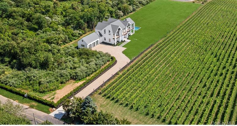 19620 Soundview Avenue, Southold, NY 11971