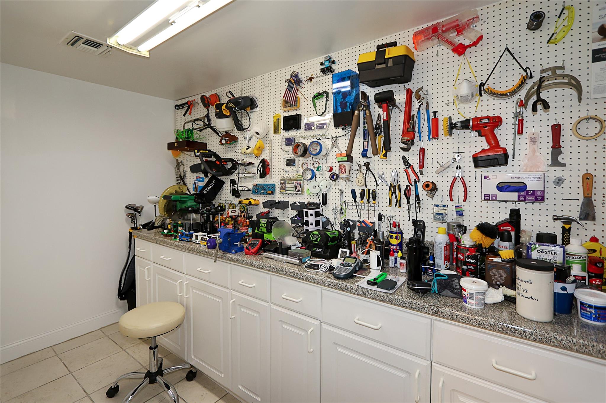 112 Ursula Drive, Roslyn, NY 11576