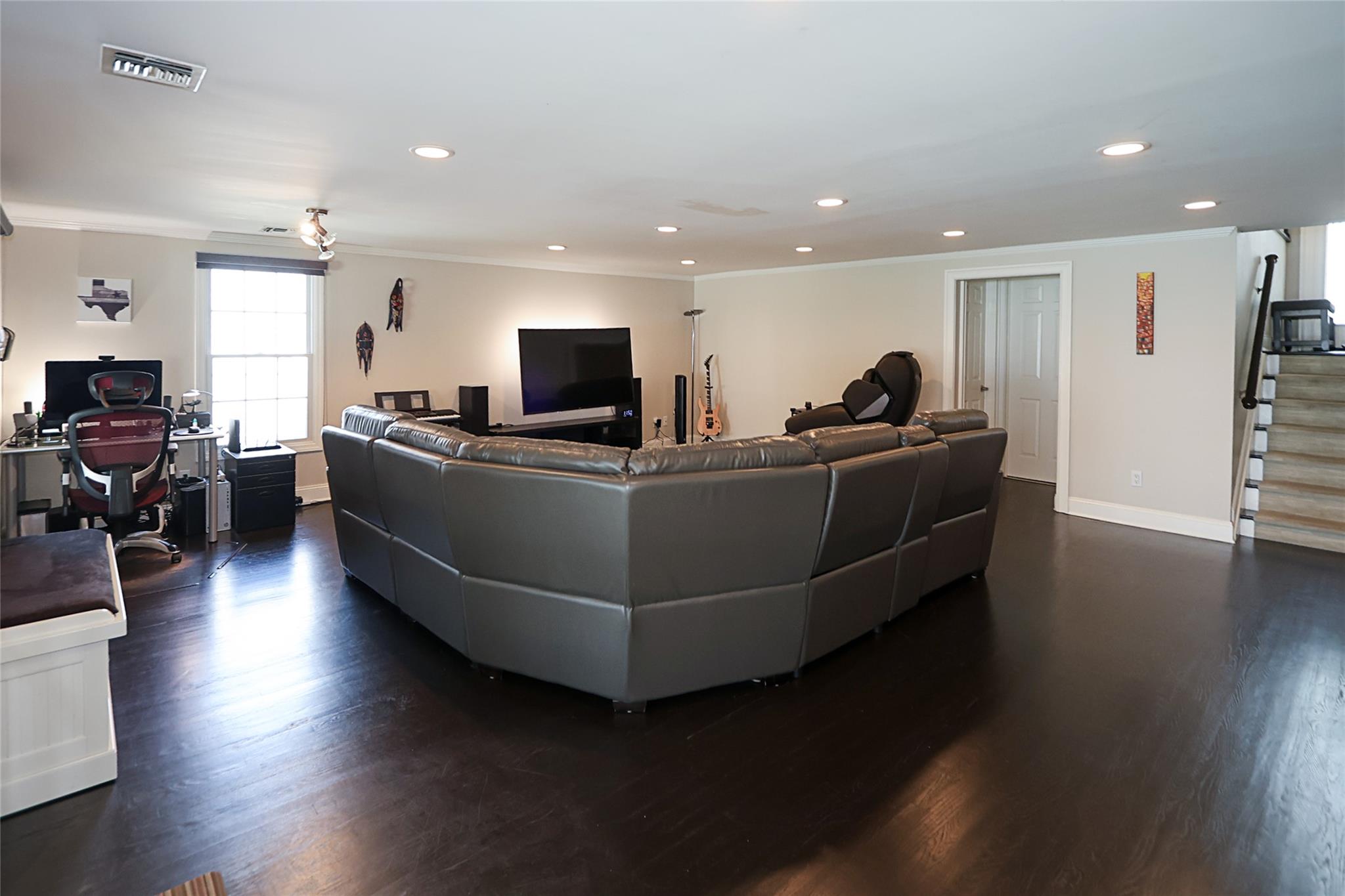 112 Ursula Drive, Roslyn, NY 11576