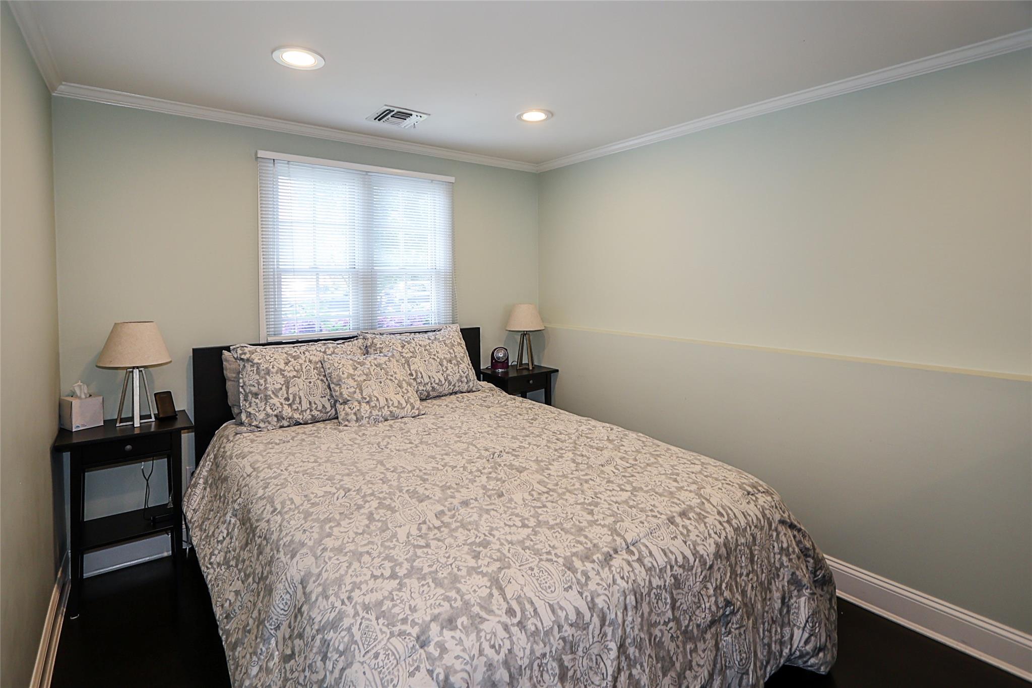 112 Ursula Drive, Roslyn, NY 11576