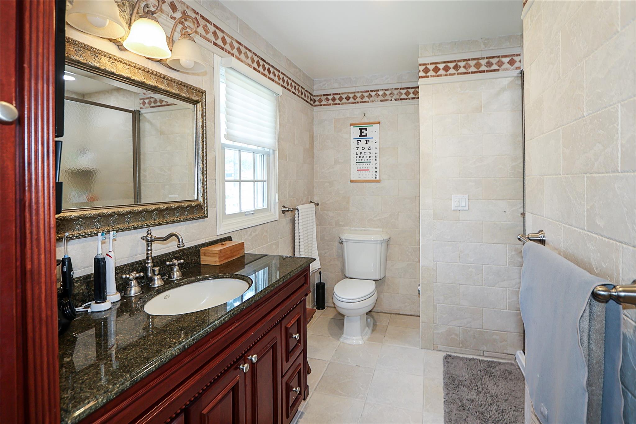 112 Ursula Drive, Roslyn, NY 11576