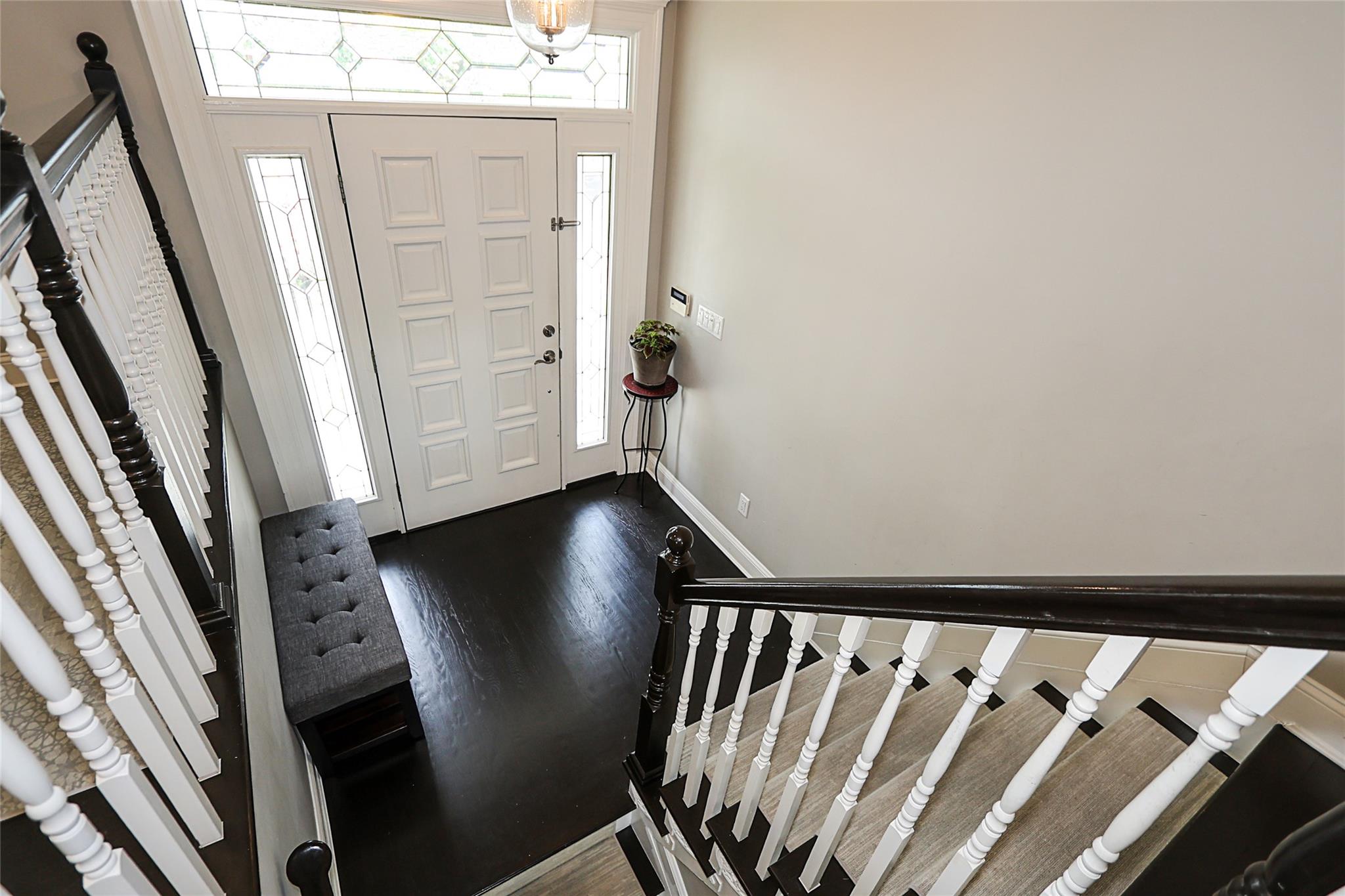 112 Ursula Drive, Roslyn, NY 11576