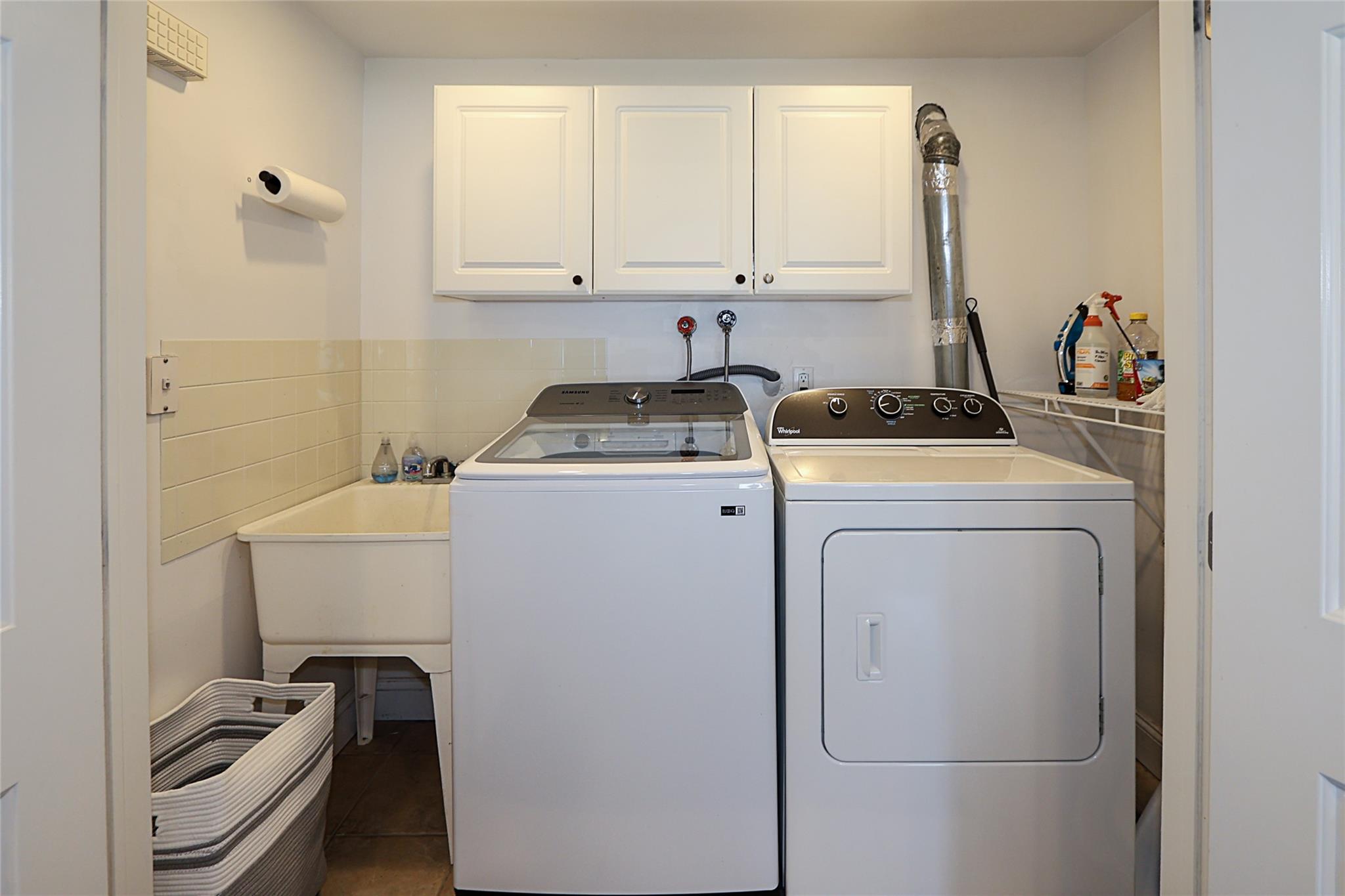 112 Ursula Drive, Roslyn, NY 11576