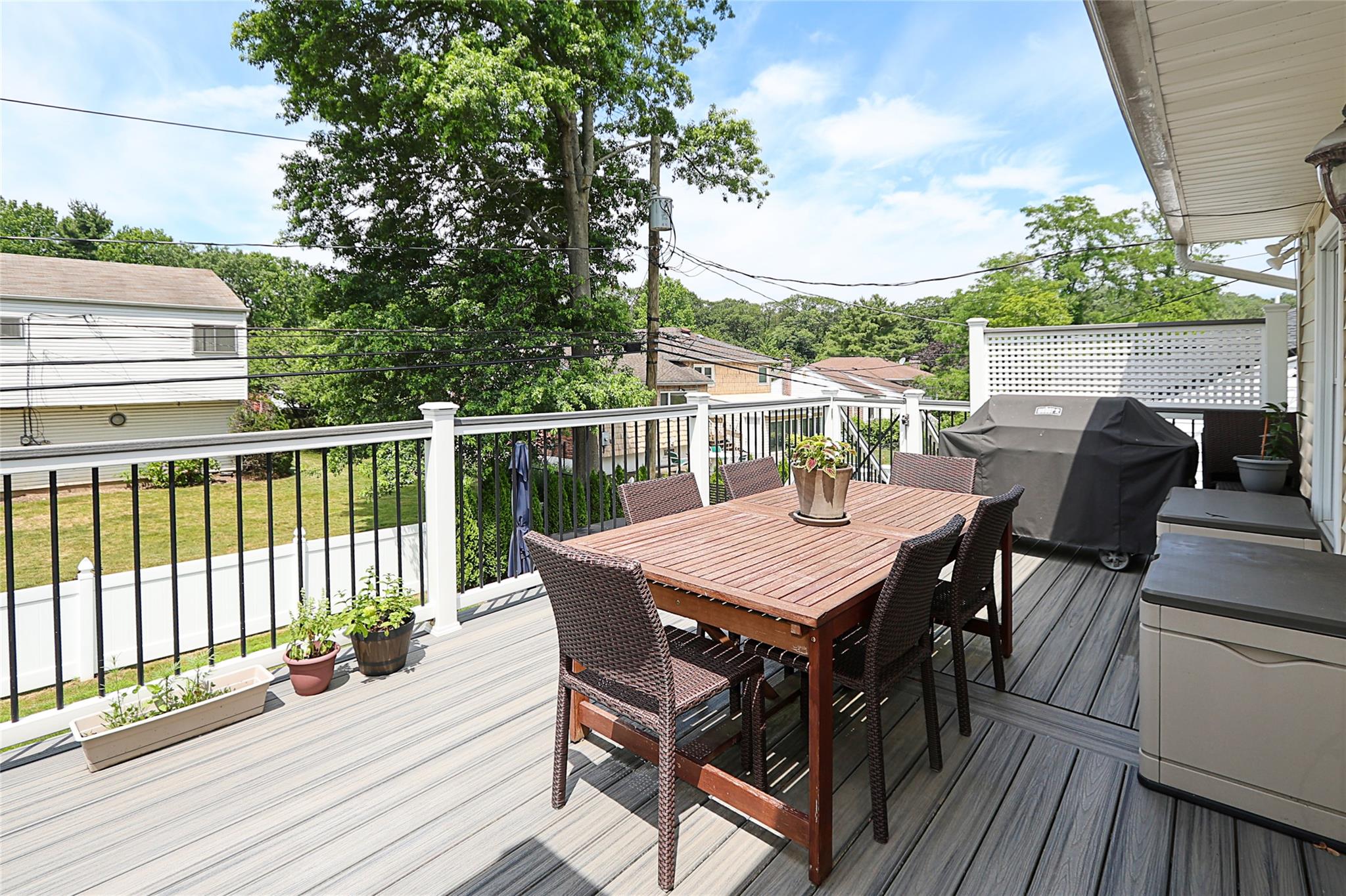 112 Ursula Drive, Roslyn, NY 11576