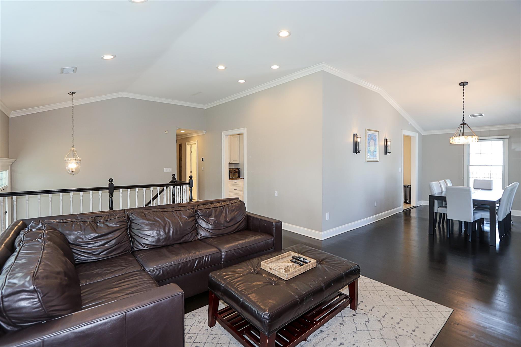 112 Ursula Drive, Roslyn, NY 11576