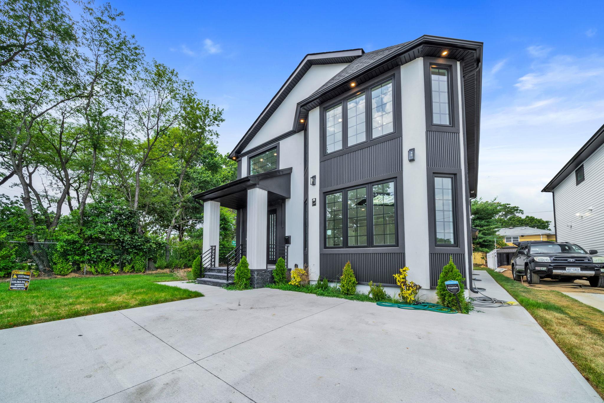 440 Parkway Drive, Elmont, NY 11003