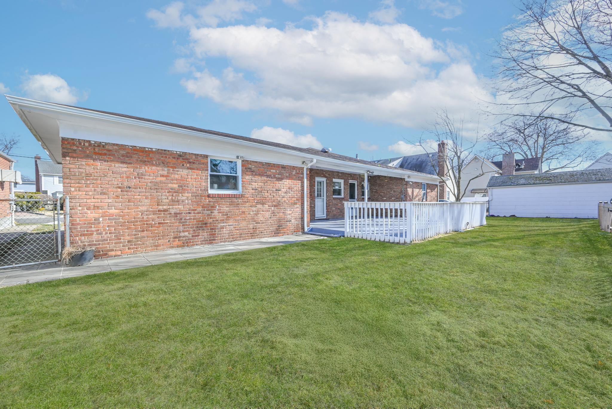 515 S 12th Street # A, New Hyde Park, NY 11040