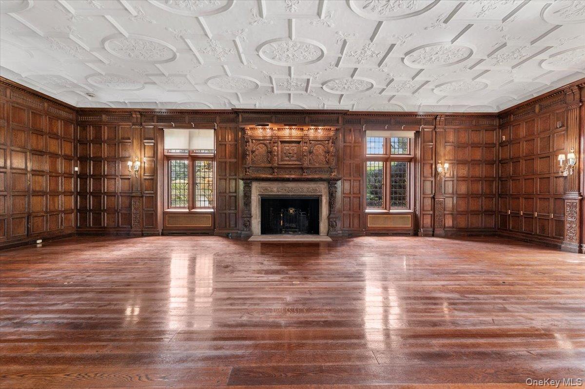 127 Horseshoe Road, Mill Neck, NY 11765