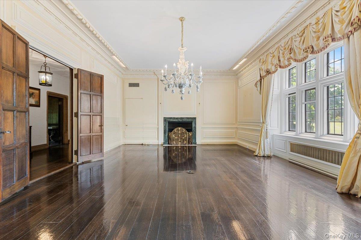 127 Horseshoe Road, Mill Neck, NY 11765