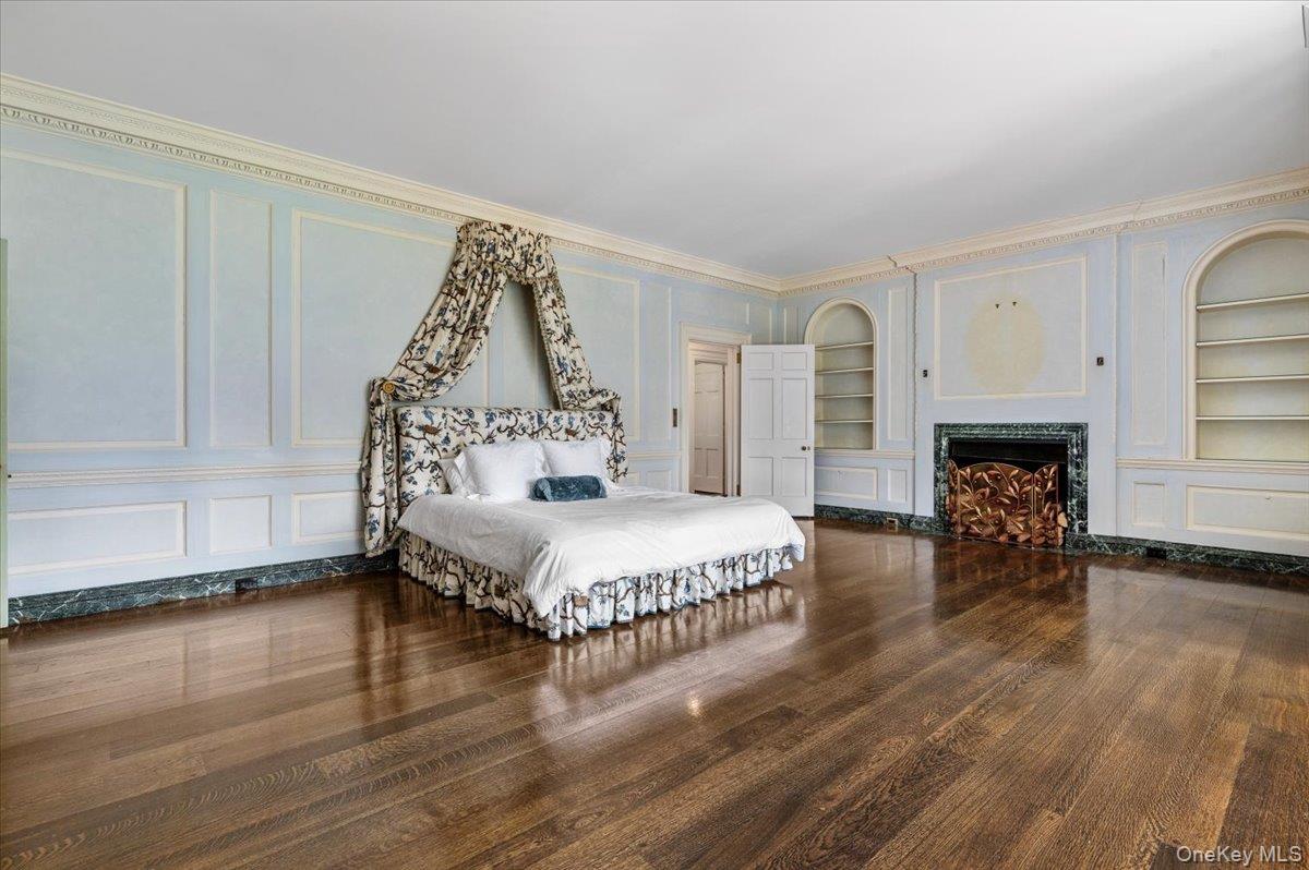 127 Horseshoe Road, Mill Neck, NY 11765