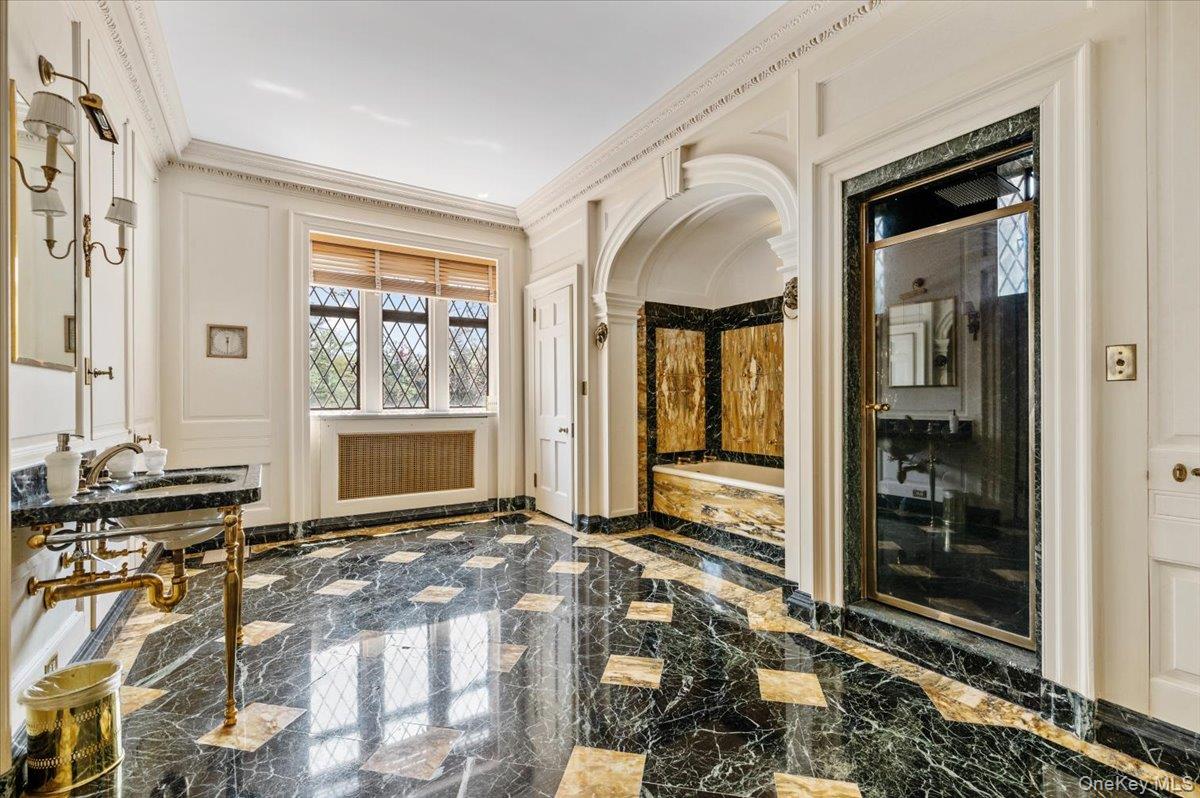 127 Horseshoe Road, Mill Neck, NY 11765