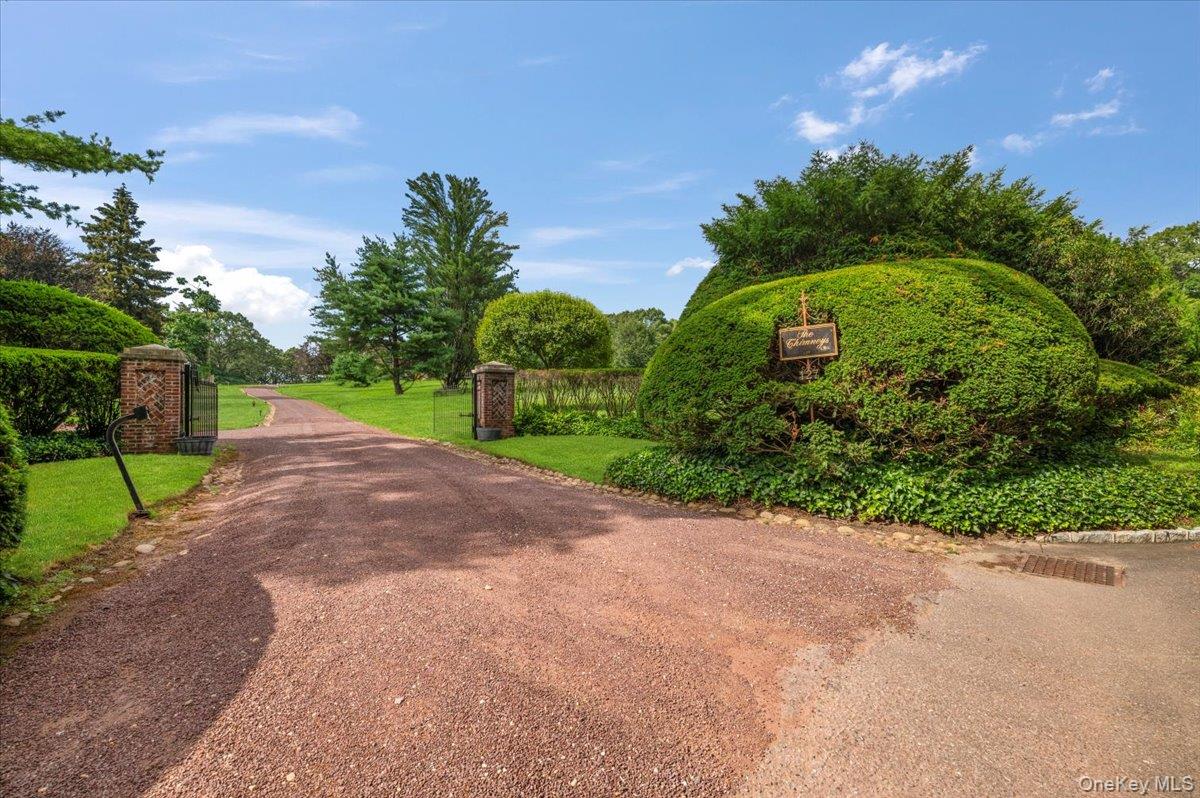 127 Horseshoe Road, Mill Neck, NY 11765