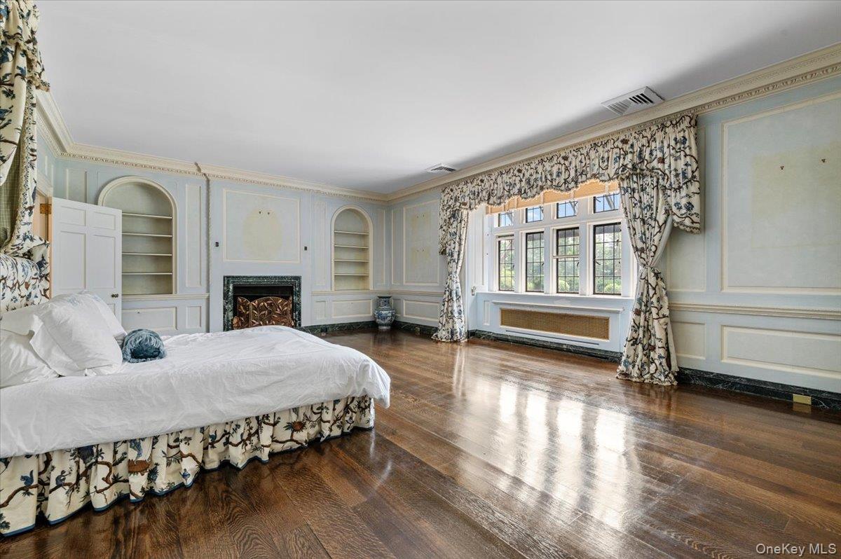 127 Horseshoe Road, Mill Neck, NY 11765