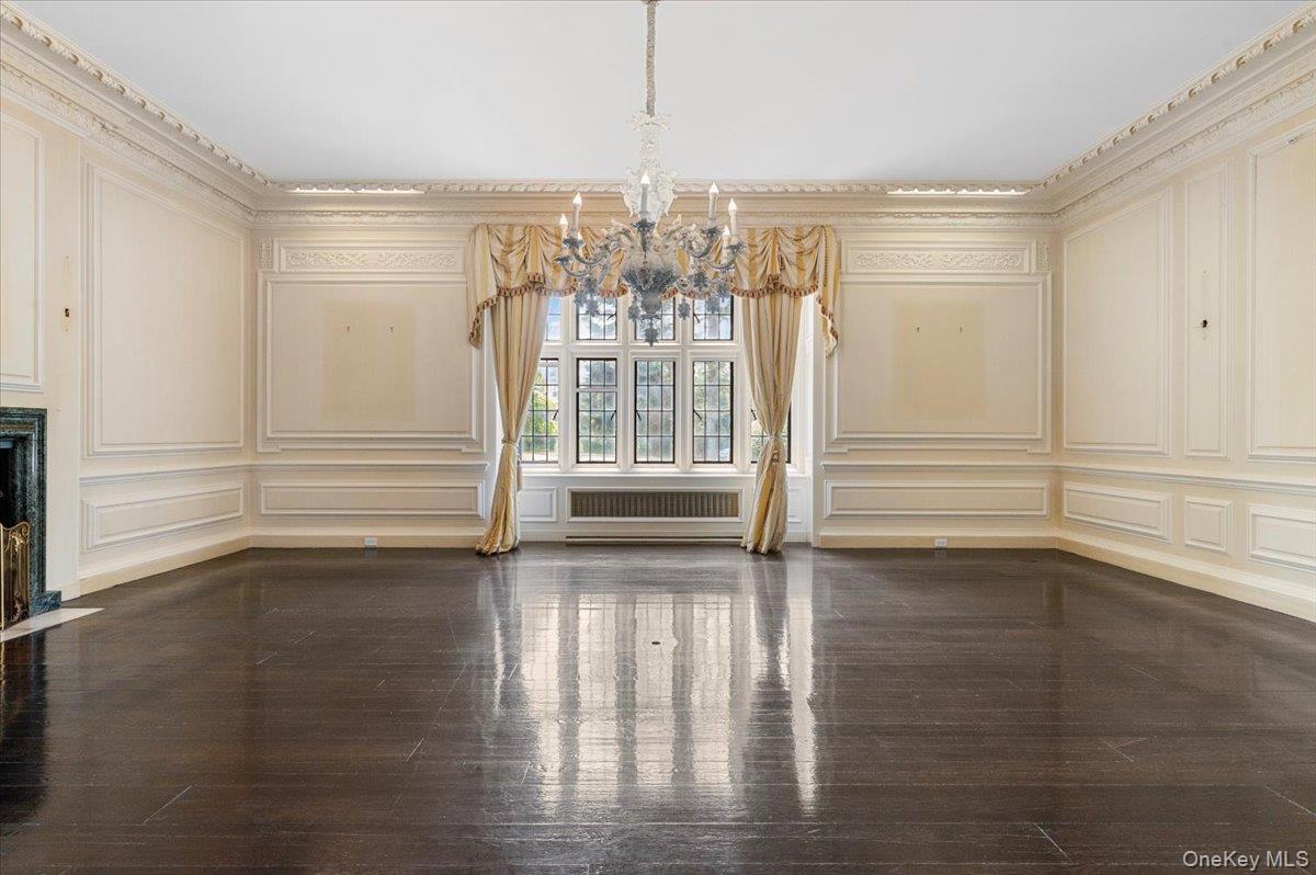 127 Horseshoe Road, Mill Neck, NY 11765