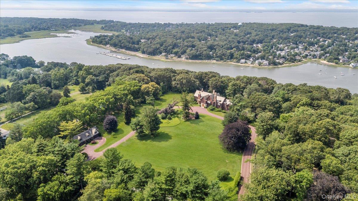 127 Horseshoe Road, Mill Neck, NY 11765