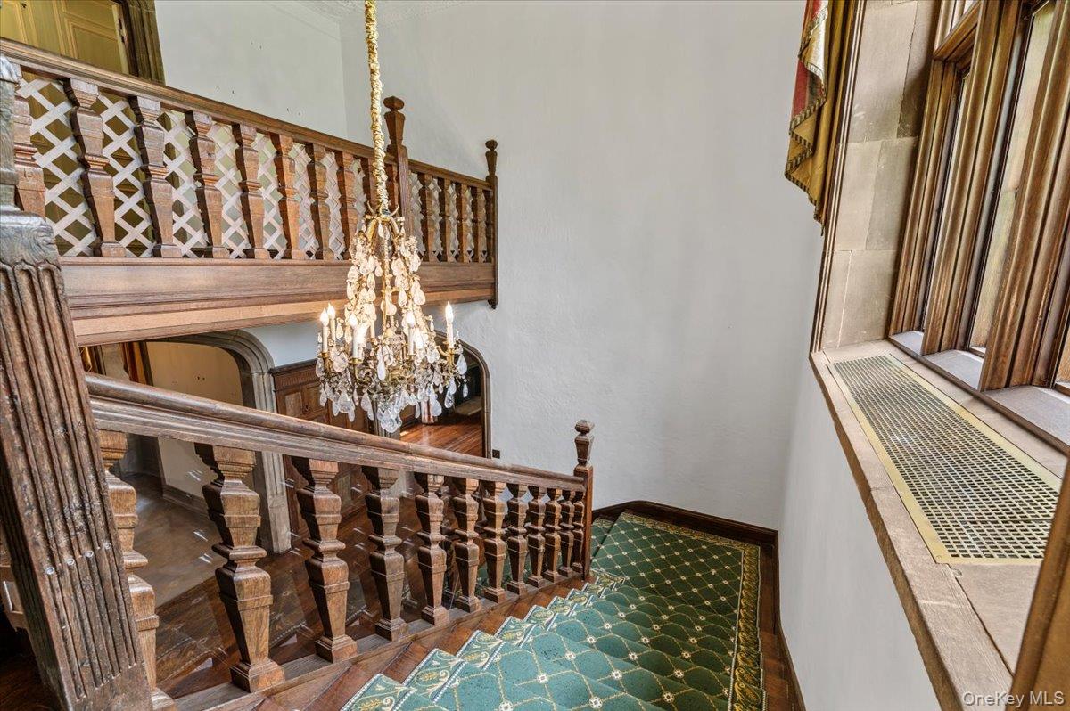 127 Horseshoe Road, Mill Neck, NY 11765