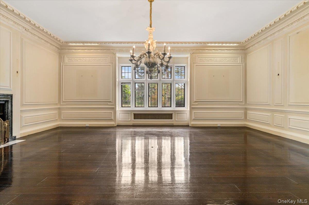 127 Horseshoe Road, Mill Neck, NY 11765