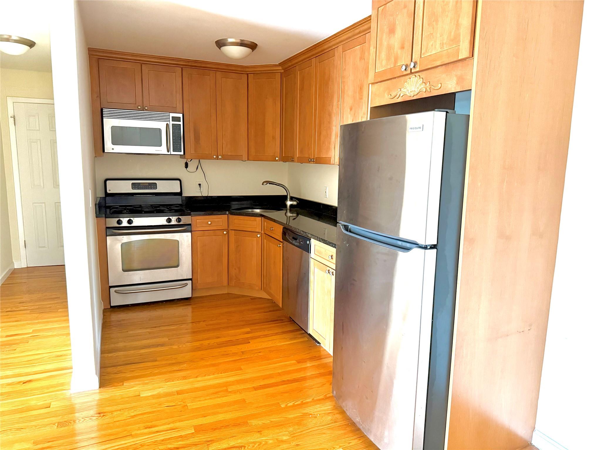 17 Broadway # 2K, Harrison, NY 10528