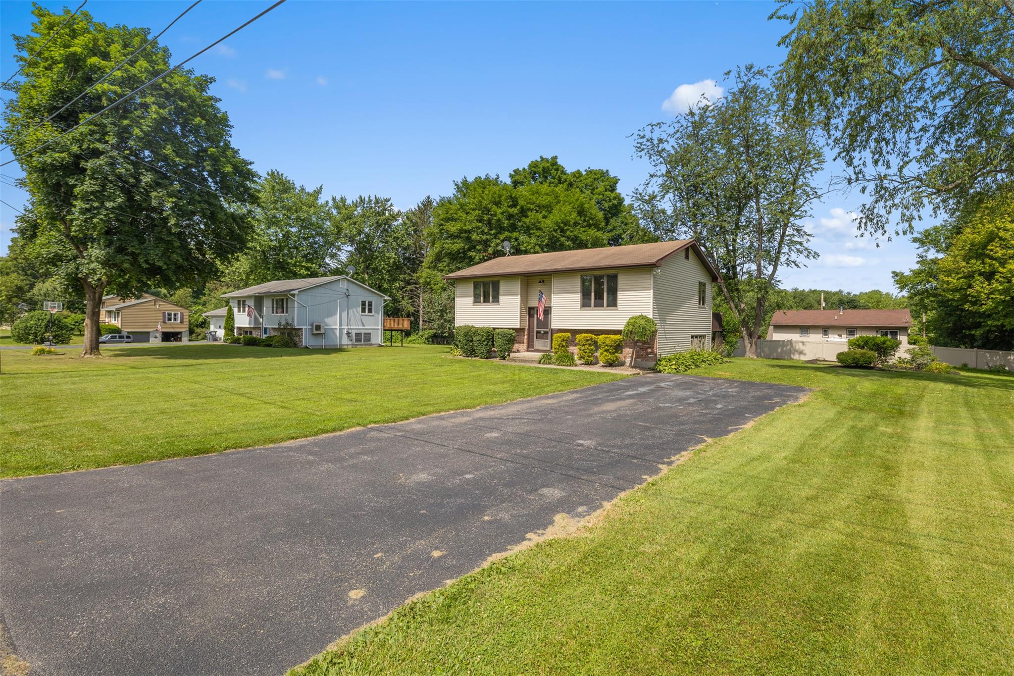 16 Orchard Lane, Highland, NY 12528